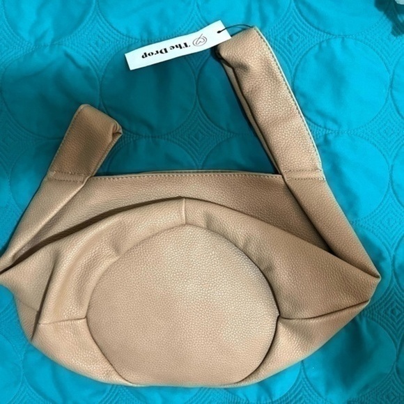 NWT asymmetrical straps bucket bag from The Drop Avalon pebbled vegan leather - Picture 8 of 15